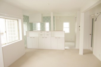 二世帯住宅の二階の間取り変更と水回り全てをリフォーム！